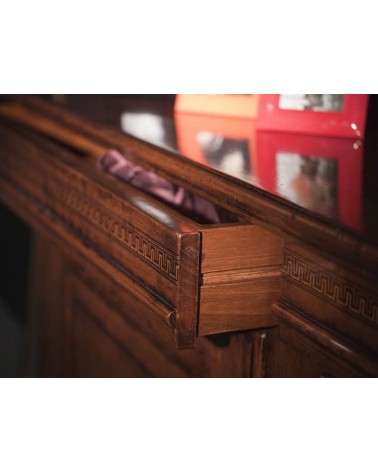 Credenzone classico in legno massello noce asiatico con intarsi e finitura gommalacca - BA2 - 3 - Credenze